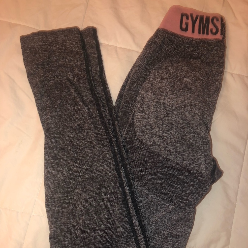 Gymshark Flex Leggings - Dark Gray/Light Pink